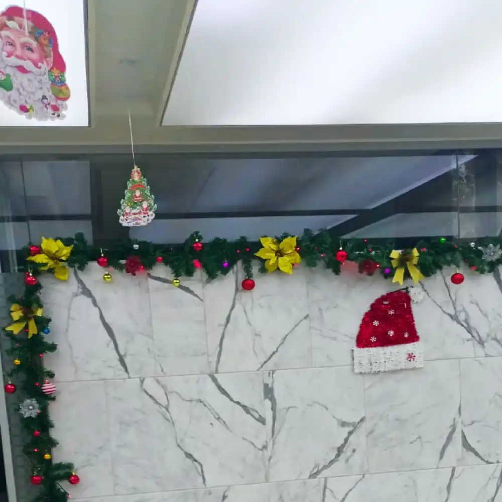 Buy Christmas office decor services for corporate events
